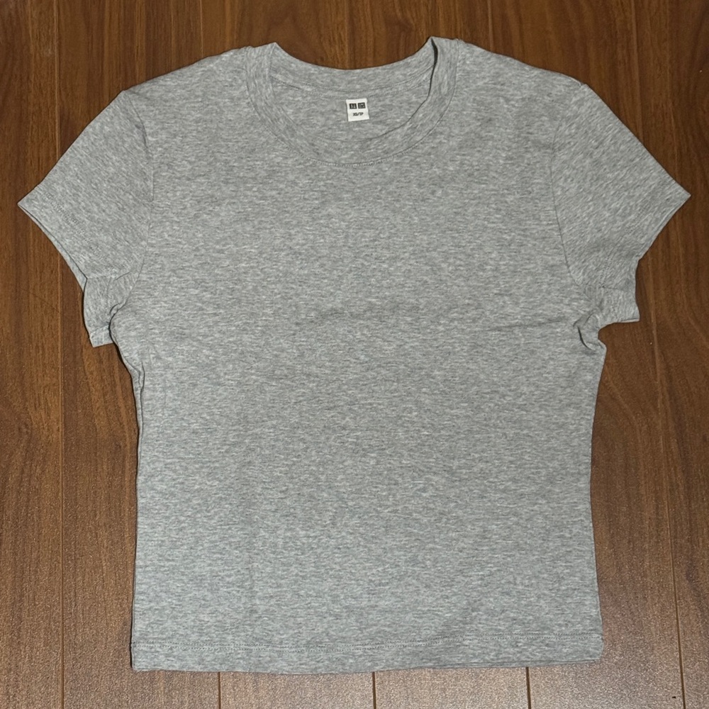 Uniqlo MINI SHORT SLEEVE T-SHIRT XS